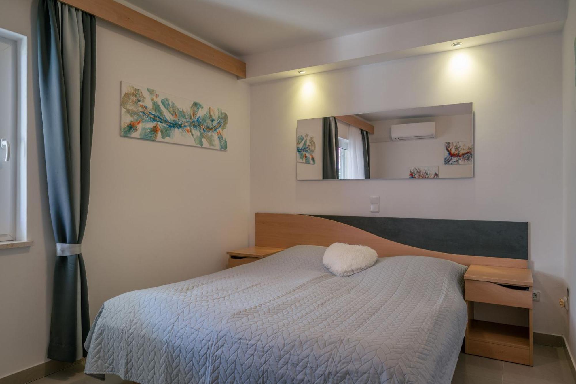 Apartmani Marelic - Sun Beach Zavalatica Exterior foto